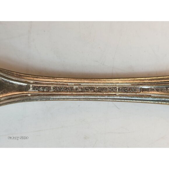 1835 R Wallace Sectional Extra silverplate serving spoon 8.5 in long x 2 inch - Picture 10 of 10